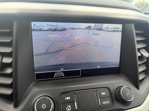 Used 2022 GMC Acadia SLE w/ GMC Pro Grade Package AWD/4WD image 3