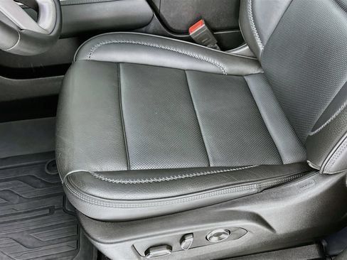 Used 2024 GMC Yukon XL Denali w/ LPO, Floor Liner Package AWD/4WD image 21