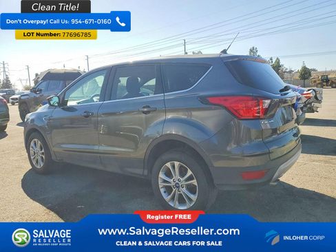 Used 2019 Ford Escape SE image 3