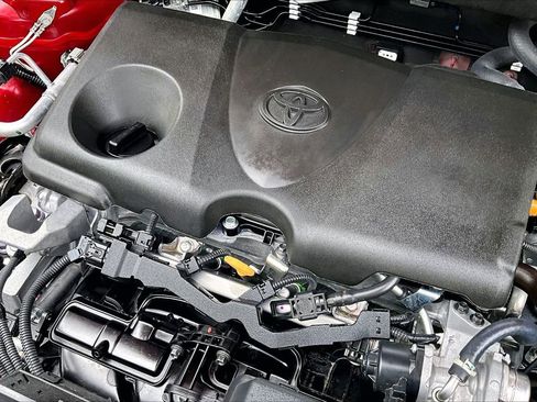 Used 2025 Toyota RAV4 XLE w/ Convenience Package FWD image 32