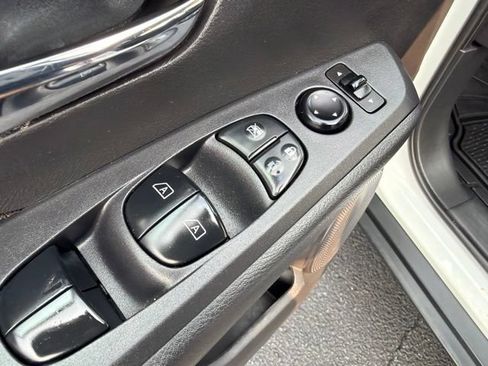 Used 2024 Nissan Kicks SV FWD image 10