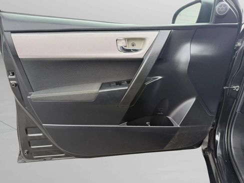 Used 2017 Toyota Corolla LE w/ Carpet Mat Package (TMS) FWD image 12