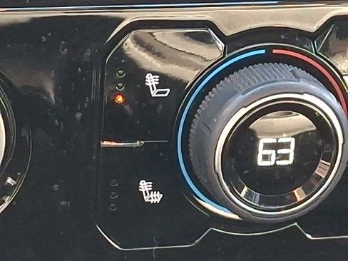 Used 2022 Chevrolet Silverado 1500 LT image 24