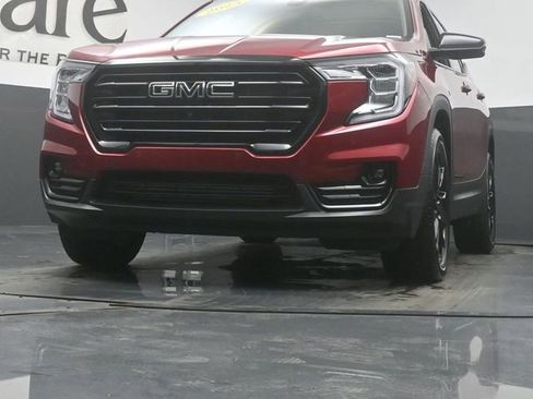 Used 2023 GMC Terrain SLT w/ Tech Package image 55