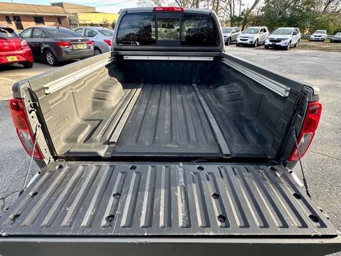 Used 2021 Nissan Frontier SV image 7