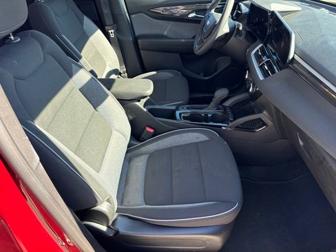 Used 2025 Chevrolet TrailBlazer LT image 13