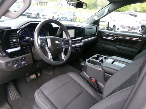 Used 2022 Chevrolet Silverado 1500 LT AWD/4WD image 12