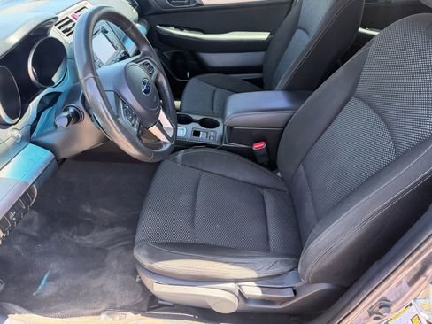 Used 2017 Subaru Outback 2.5i AWD/4WD image 10