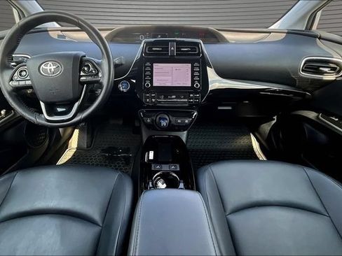 Used 2020 Toyota Prius XLE AWD/4WD image 7