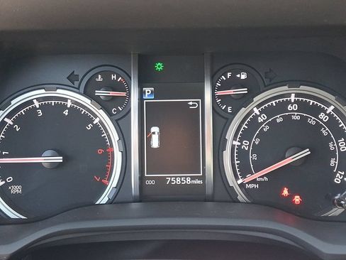 Used 2020 Toyota 4Runner TRD Off-Road Premium w/ Moonroof Package AWD/4WD image 22