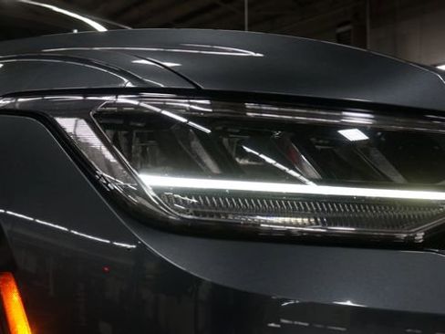 Certified 2023 Volkswagen Tiguan SE R-Line image 65