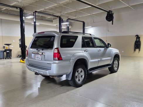 Used 2006 Toyota 4Runner SR5 AWD/4WD image 7
