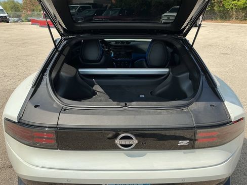 Used 2024 Nissan Z Performance w/ Floor Mat Package RWD image 13