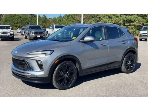 Used 2024 Buick Encore GX Sport Touring image 6