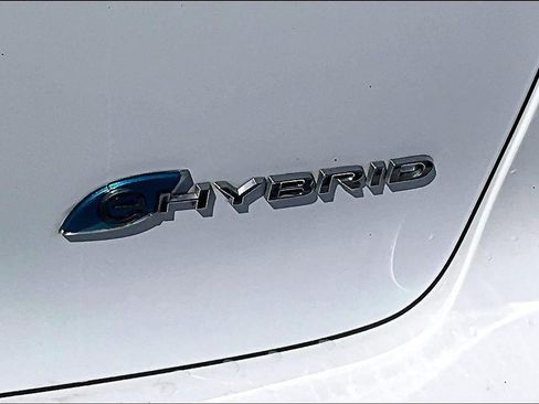 Used 2023 Chrysler Pacifica Touring-L FWD image 8
