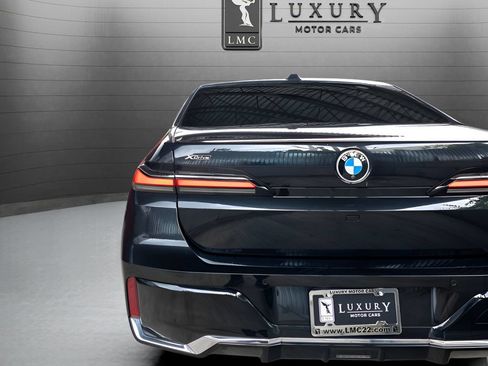 Used 2024 BMW 740i xDrive w/ Premium Package AWD/4WD image 18