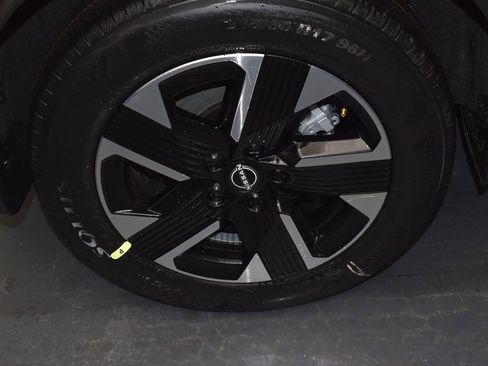 Certified 2025 Nissan Kicks SV image 5