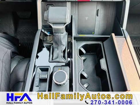 Used 2025 Toyota Sequoia Capstone AWD/4WD image 20