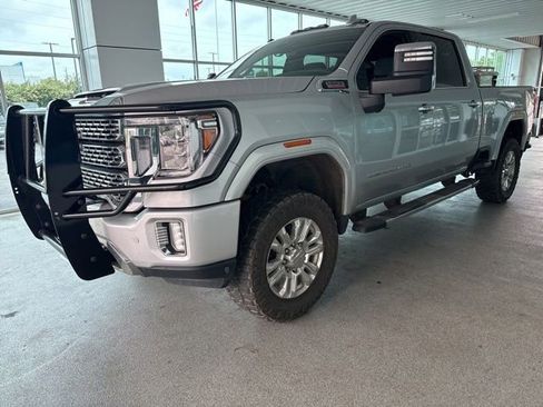 Used 2022 GMC Sierra 2500 Denali w/ Denali Ultimate Package AWD/4WD image 3