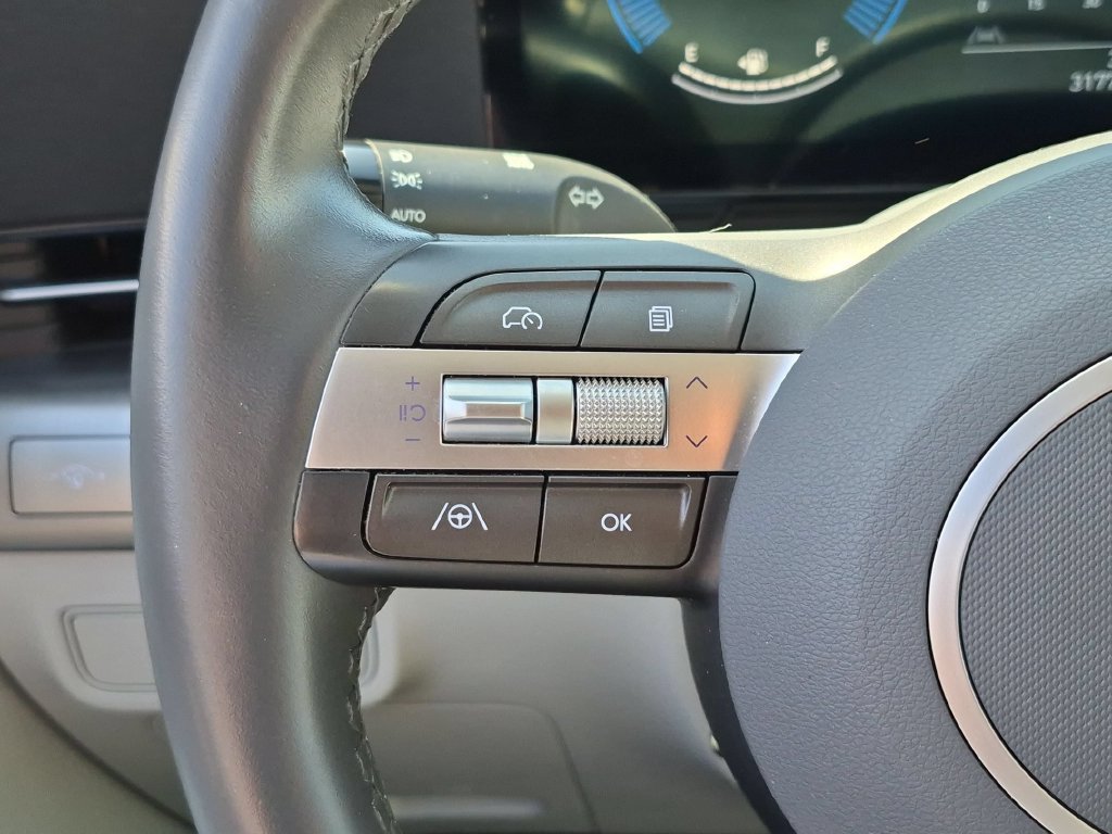 Used 2025 Hyundai Kona SEL FWD image 21