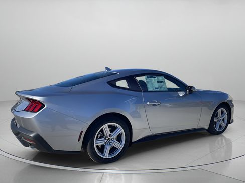 Used 2026 Ford Mustang Coupe RWD image 3