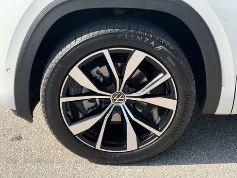Used 2024 Volkswagen Atlas SEL Premium R-Line AWD/4WD image 10