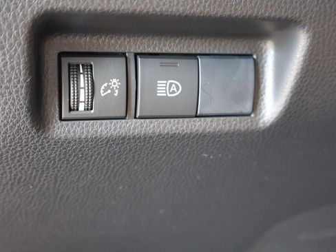 Used 2020 Toyota RAV4 XLE FWD image 20