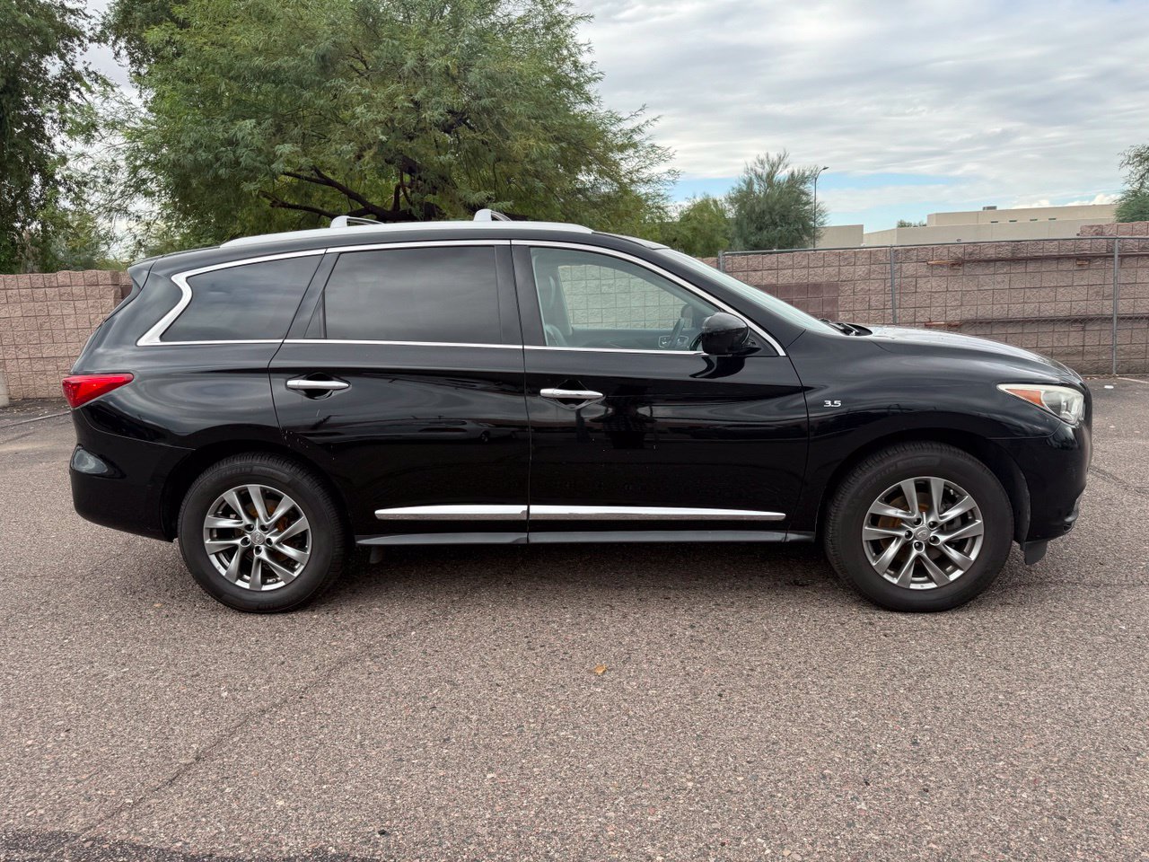 Used 2014 INFINITI QX60 FWD w/ Premium Plus Package image 4