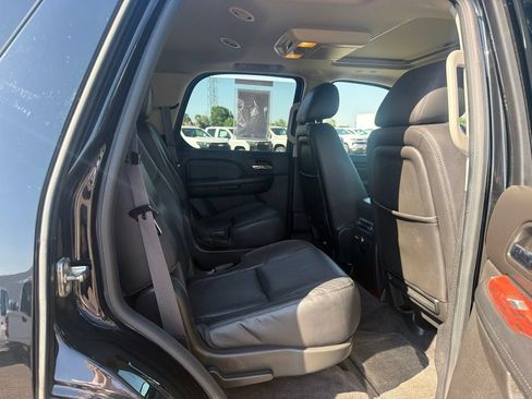 Certified 2014 Cadillac Escalade Premium AWD/4WD image 33