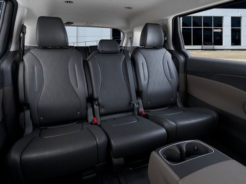 New 2026 Kia Carnival LXS image 16