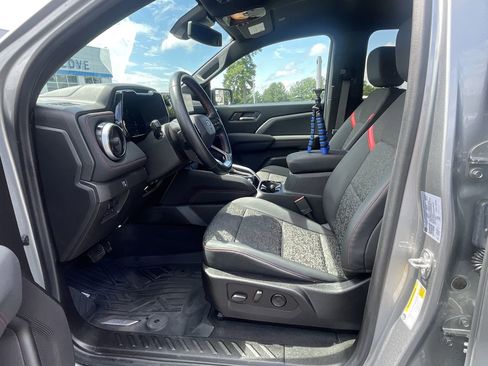 Used 2023 Chevrolet Colorado Z71 w/ Z71 Convenience Package 2 image 12