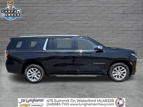 Used 2023 Chevrolet Suburban Premier w/ Advanced Technology Package AWD/4WD image 2