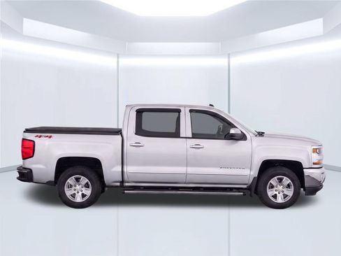 Used 2018 Chevrolet Silverado 1500 LT w/ All Star Edition AWD/4WD image 9