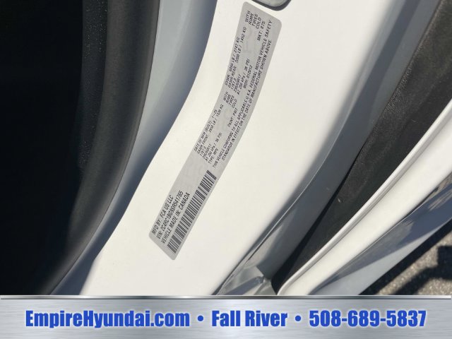 Used 2025 Chrysler Pacifica Select FWD image 19