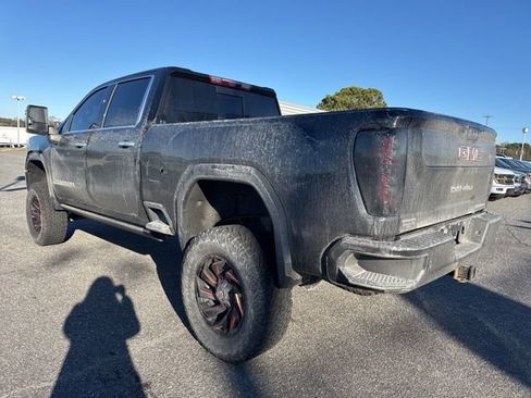 Used 2023 GMC Sierra 2500 Denali w/ Denali Black Diamond Edition image 8