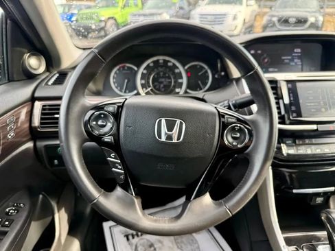 Used 2017 Honda Accord EX-L image 19
