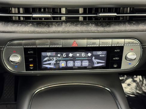 Used 2023 Genesis G90 3.5T image 33