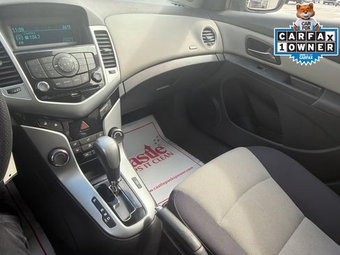 Used 2014 Chevrolet Cruze LS FWD image 28