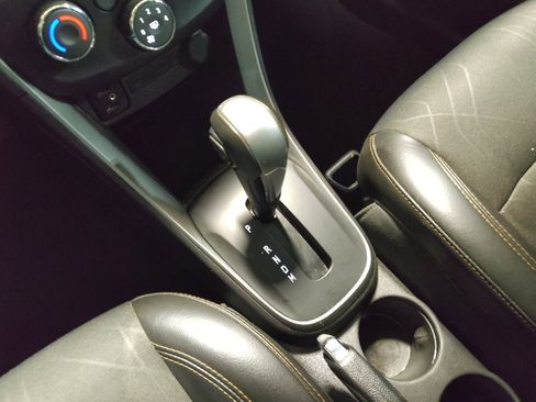 Used 2019 Chevrolet Trax LT w/ LT Convenience Package FWD image 26