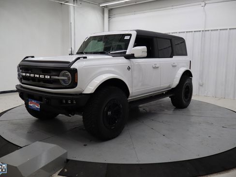 Used 2023 Ford Bronco Outer Banks image 10