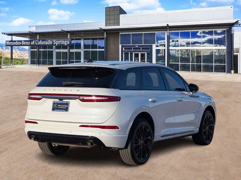 Used 2024 Lincoln Corsair AWD w/ Equipment Group 101A image 5