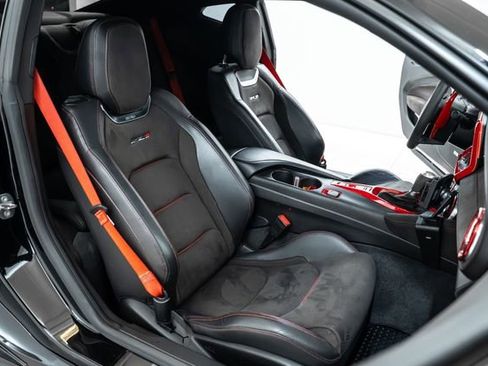 Used 2017 Chevrolet Camaro ZL1 RWD image 23