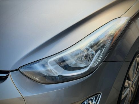 Used 2014 Hyundai Elantra SE w/ Option Group 02 FWD image 19