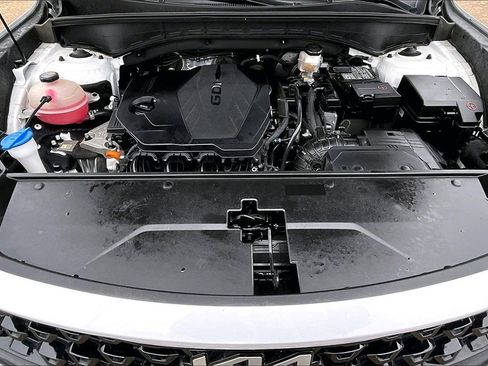 Certified 2022 Kia Sorento S w/ Panoramic Sunroof Package image 9