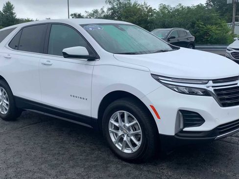 Certified 2022 Chevrolet Equinox LT image 2