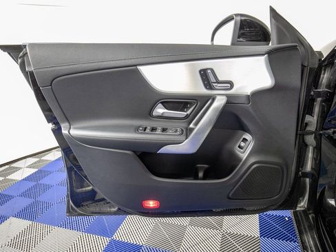Used 2025 Mercedes-Benz CLA 250 image 12