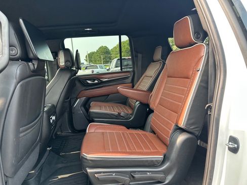 Used 2023 GMC Yukon XL Denali Ultimate image 22