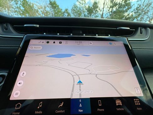 Used 2022 Jeep Grand Cherokee Limited image 32