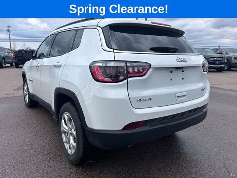 Used 2024 Jeep Compass Latitude AWD/4WD image 4