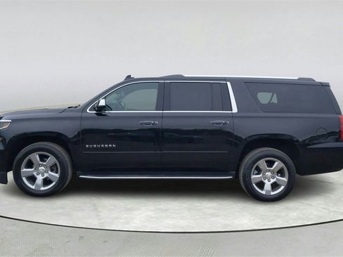 Used 2017 Chevrolet Suburban Premier image 4